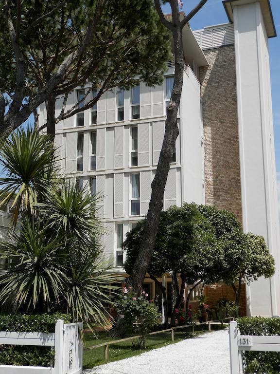 Hotel Il Caravaggio マリーナ・ディ・ピエトラサンタ エクステリア 写真